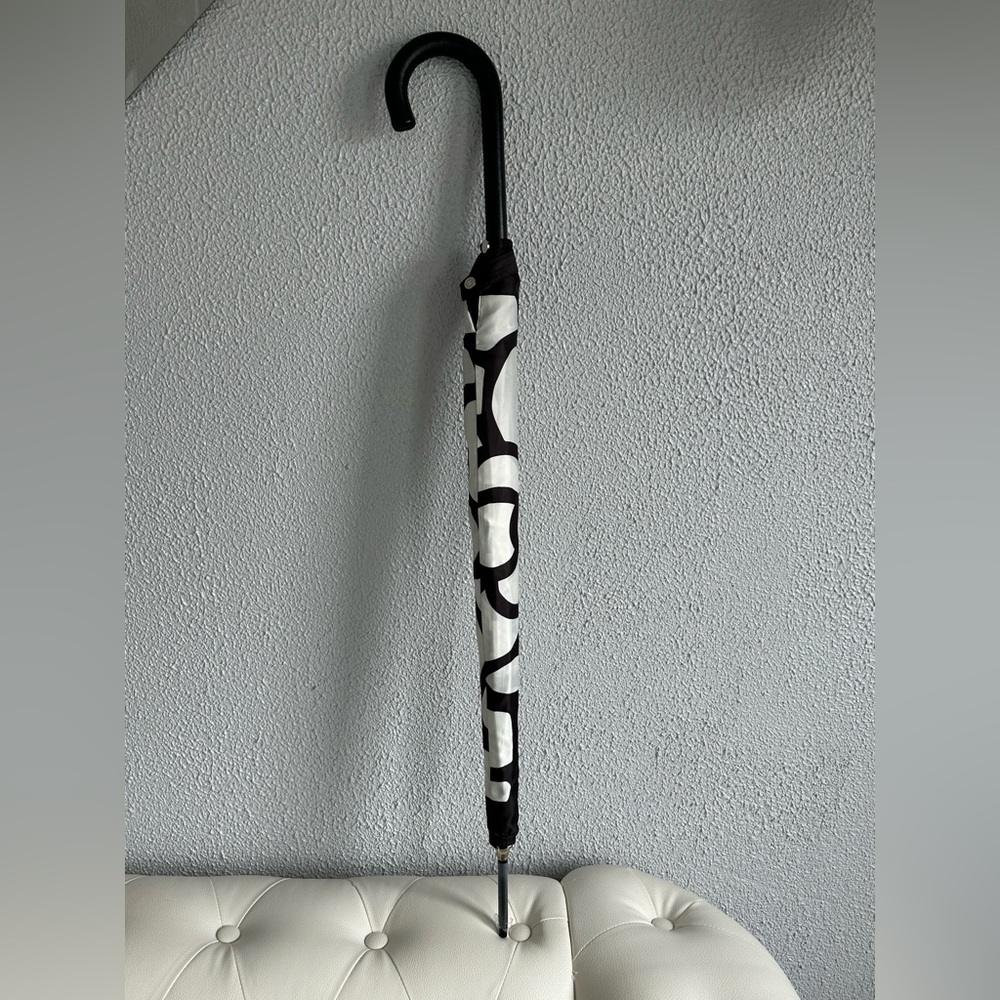CHANEL CAMELLIA FOLDING UMBRELLA MONOCHROME FLORAL UMBRELLA, WITH COA. RARE ITEM - Picture 16 of 16